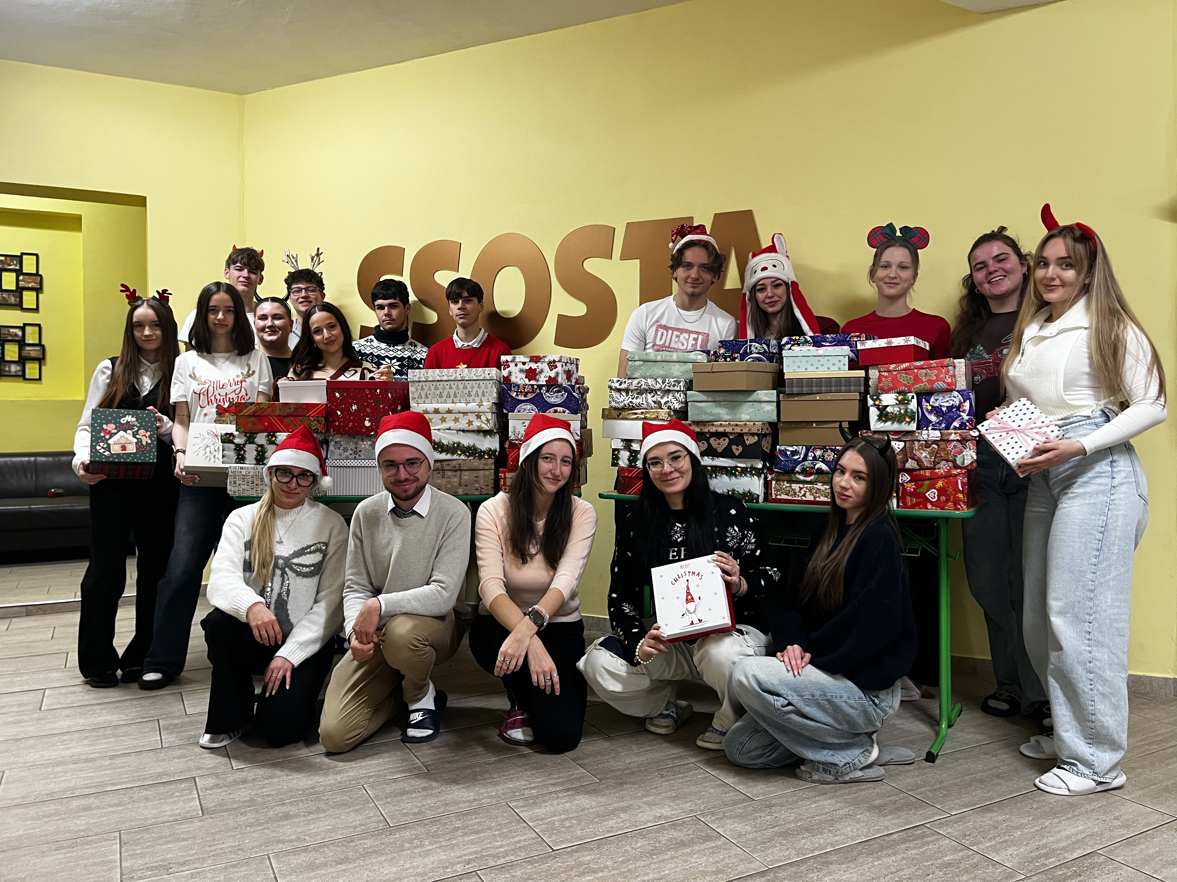 Charitatívna zbierka Koľko lásky sa zmestí do krabice od topánok - Royal s.f.